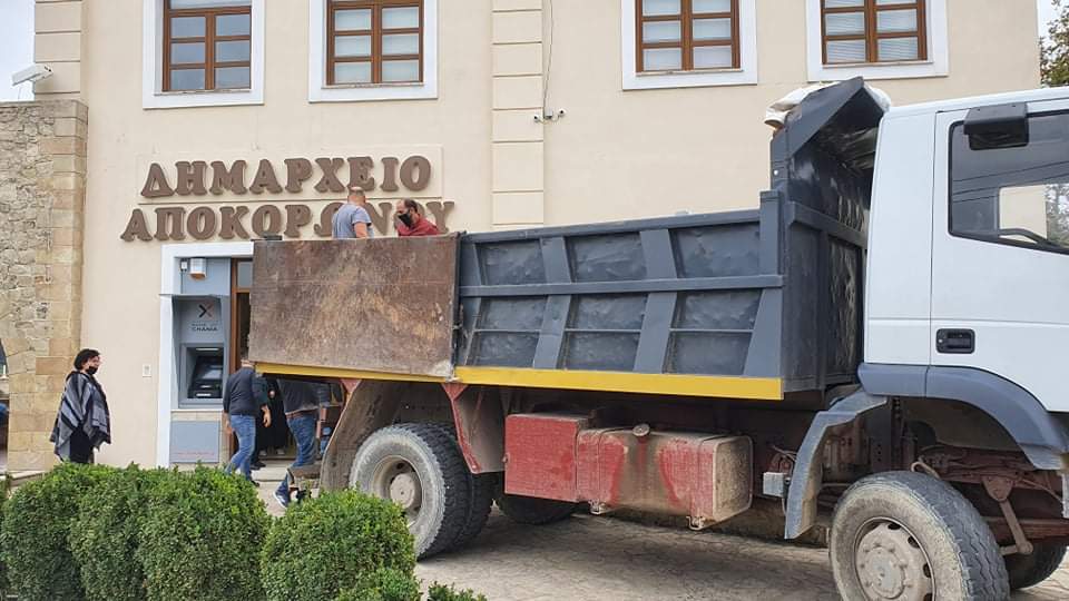 Ανθρωπιστική βοήθεια στο Αρκαλοχώρι έστειλε ο δήμος Αποκορώνου