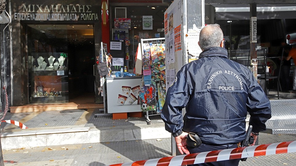 Ληστεία μετά φόνου στη Θεσσσαλονίκη: Ο υπάλληλος του ψιλικατζίδικου πάλεψε με τον ληστή
