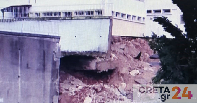 Κακοκαιρία Στον… αέρα πτέρυγα δημοτικού σχολείου (εικόνες)