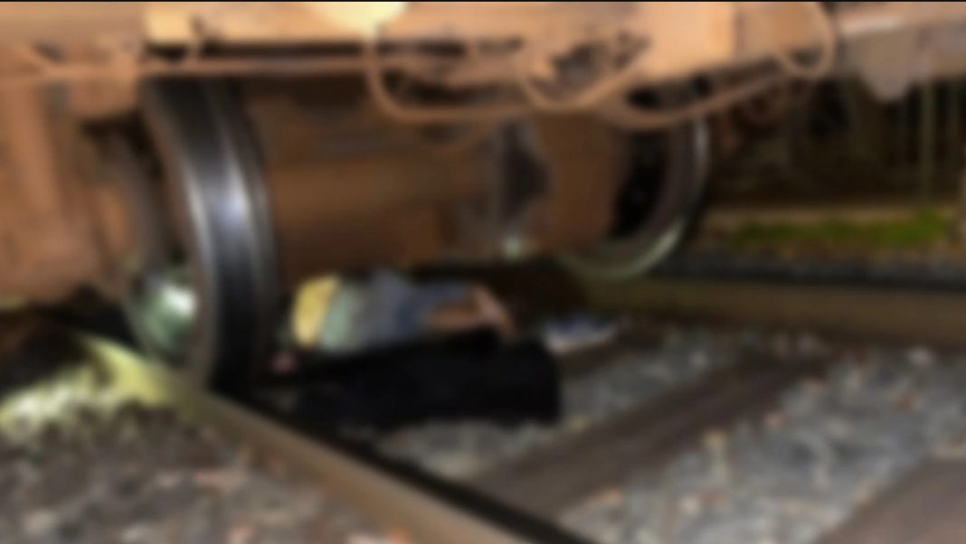 Προσοχή, σκληρές εικόνες – Τρένο παρέσυρε γυναίκα