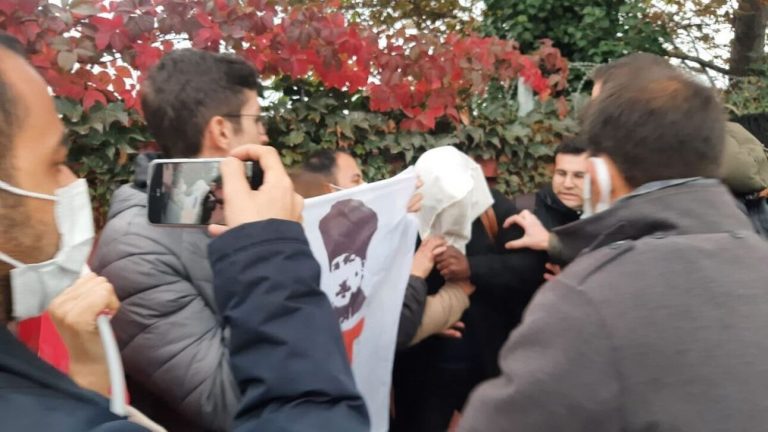 Κωνσταντινούπολη: Προπηλάκισαν και «τσουβάλιασαν» αμερικανούς στρατιώτες