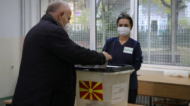 Βόρεια Μακεδονία: Η αντιπολίτευση εξασφαλίζει πλειοψηφία στη Βουλή – «Πέφτει» η κυβέρνηση Ζάεφ