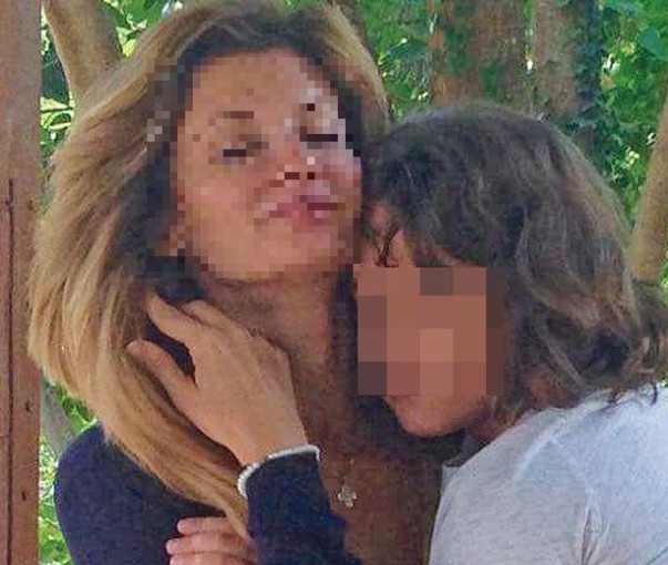 Η 12χρονη έσπρωξε και «αφόπλισε» τη μητέρα της – «Γιατί το κάνεις αυτό στον μπαμπά μου;»
