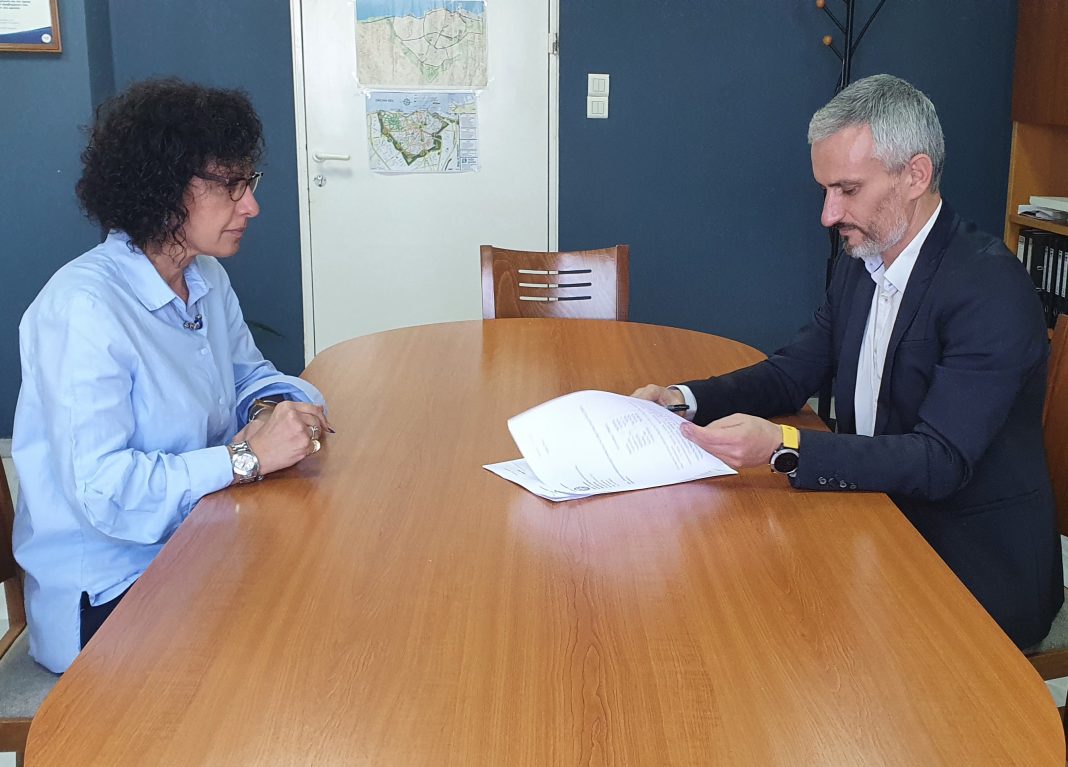Ηράκλειο: Υπεγράφη η σύμβαση για αποκατάσταση των φθορών του οδοστρώματος