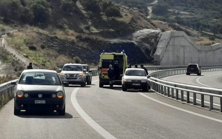 Ηράκλειο: Λιποθύμησε την ώρα της οδήγησης κι έπεσε στις μπάρες του δρόμου
