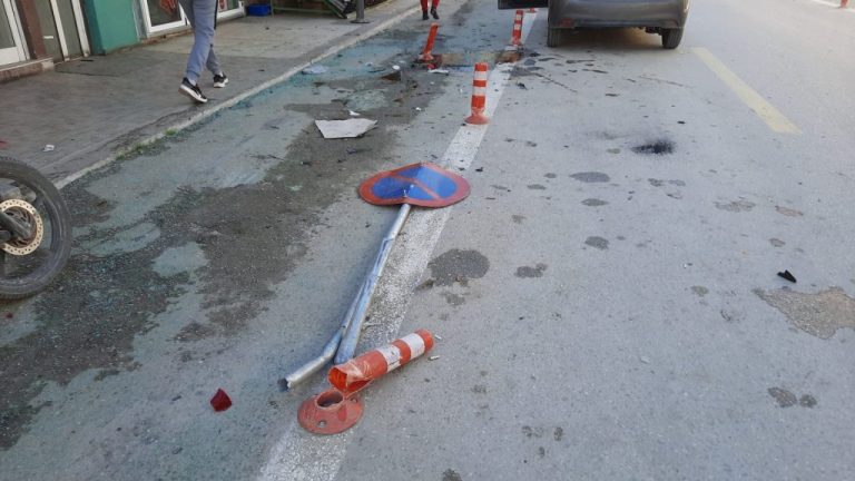 Ηράκλειο: Αυτοκίνητο ανετράπη μετά από τρελή πορεία – Πήρε «σβάρνα» τη μισή αγορά (εικόνες)