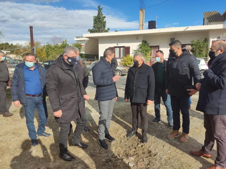 Αυτοψία Αυγενάκη στις εργασίες ανέγερσης του κλειστού γυμναστήριου στο Τυμπάκι