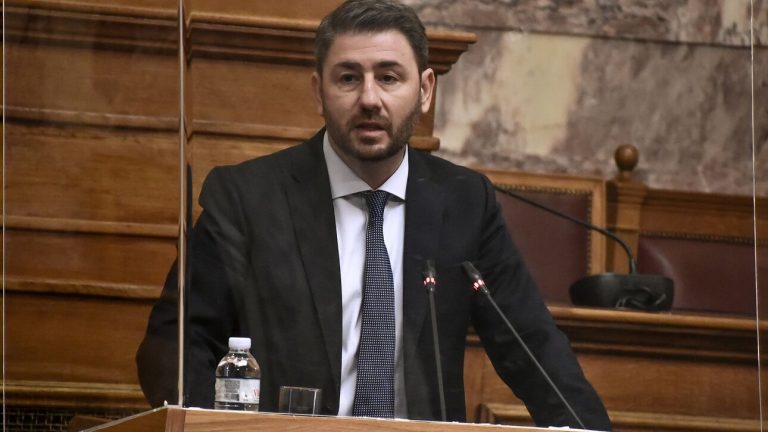 Ανδρουλάκης: Τελειώνει η εποχή που το ΚΙΝΑΛ πρέπει να απαντήσει με «ποιον θα πάει»