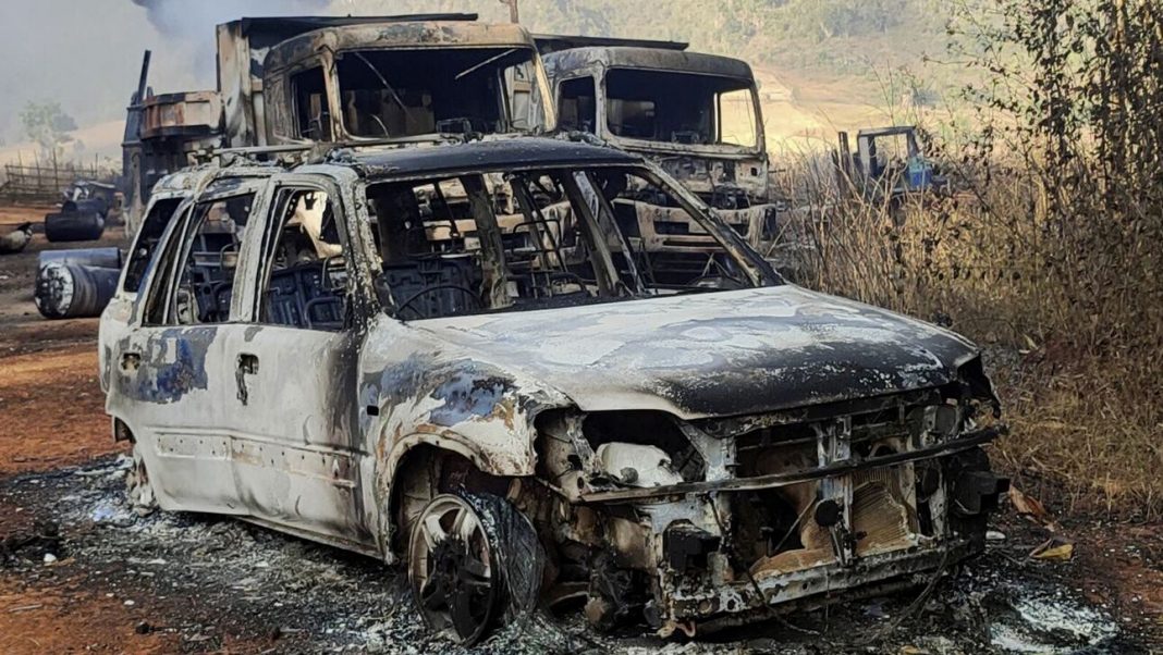 OHE: Φρίκη για τον εμπρησμό δεκάδων αμάχων στη Μιανμάρ την παραμονή των Χριστουγέννων