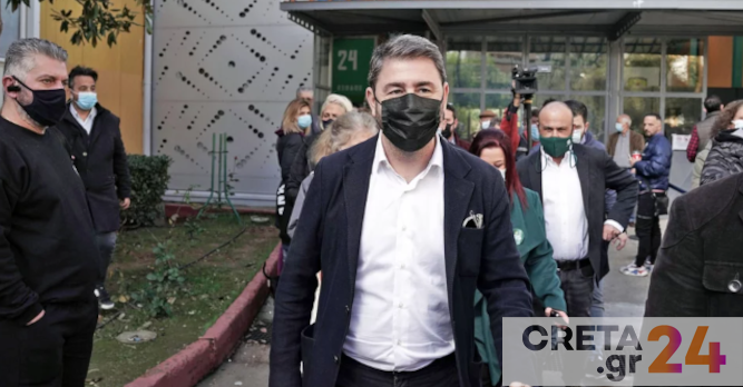 Στα γραφεία του ΠΑΣΟΚ ο Νίκος Ανδρουλάκης για την παράδοση-παραλαβή