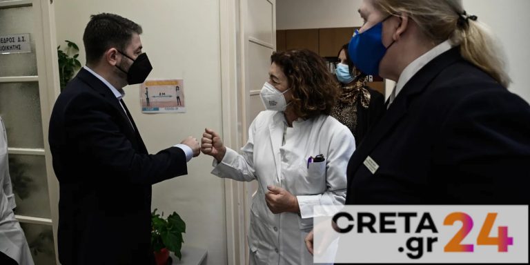 Επίσκεψη Ανδρουλάκη στο νοσοκομείο Σωτηρία: Ξεκινάμε νέα εκστρατεία ενημέρωσης για τον εμβολιασμό