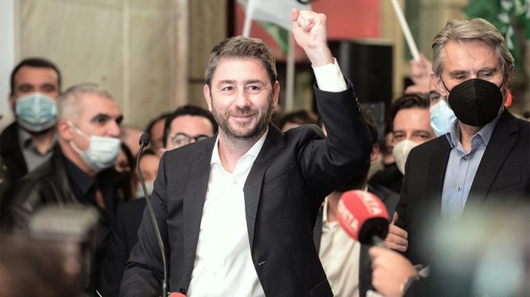 Οι επινίκειες δηλώσεις Ανδρουλάκη στη Χαριλάου Τρικούπη: Το ΠΑΣΟΚ επέστρεψε, ανοίγει μία νέα σελίδα
