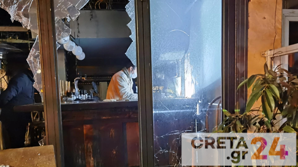 Μεζεδοπωλείο τυλίχθηκε στις φλόγες