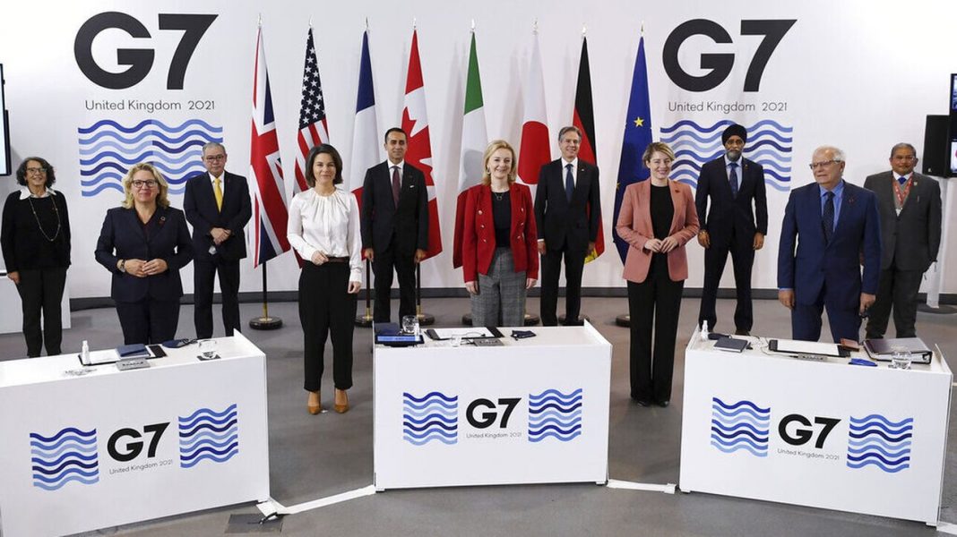 Σύνοδος G7: Προειδοποίηση στον Πούτιν για «μαζικές συνέπειες» εάν εισβάλει στην Ουκρανία