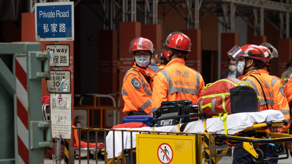 Χονγκ Κονγκ: Πέντε ώρες κράτησε η επιχείρηση απεγκλωβισμού 1.200 ατόμων στο Παγκόσμιο Κέντρο Εμπορίου