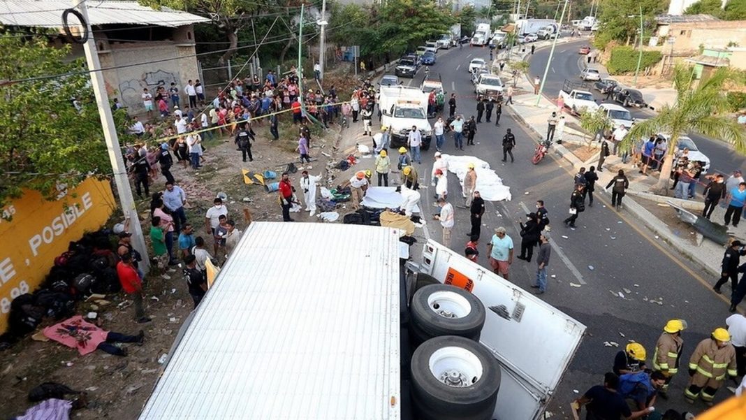 Ανατροπή φορτηγού στο Μεξικό με 53 νεκρούς: Πήγαιναν στις ΗΠΑ για μια καλύτερη ζωή