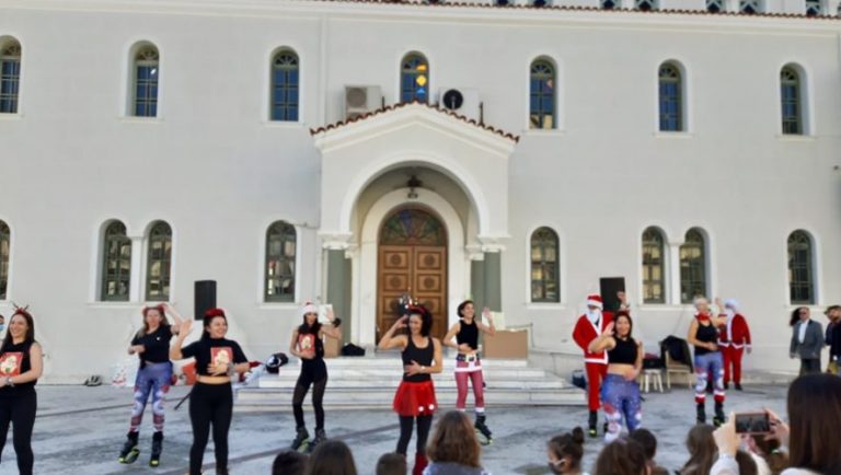 Ρέθυμνο: Χριστουγεννιάτικο ξεφάντωμα στην πλατεία της Μητρόπολης