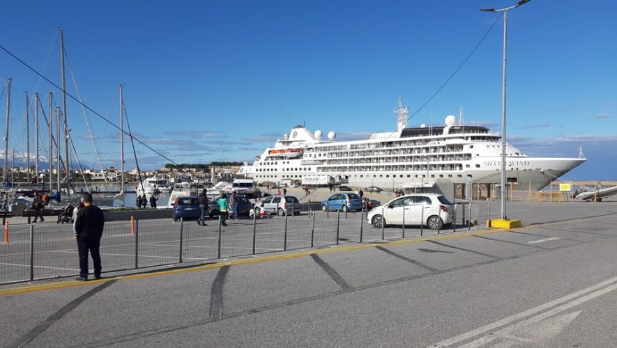 Ο Άγιος Βασίλης ήρθε με… κρουαζιερόπλοιο στο Ρέθυμνο!