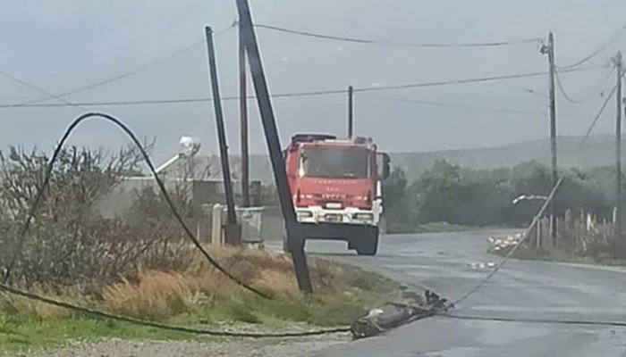 Κρήτη: Έπεσαν κολώνες της ΔΕΗ – Χωρίς ρεύμα πολλές κοινότητες