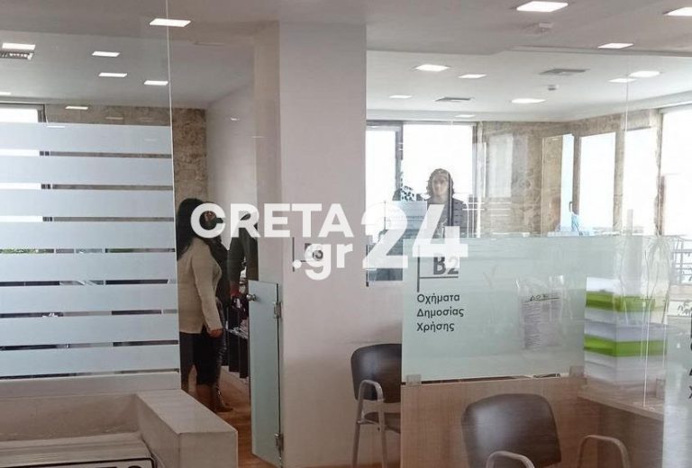 Ηράκλειο: Ο Τσιτσιπάς στο μηχανολογικό προετοιμάζεται για το δίπλωμα