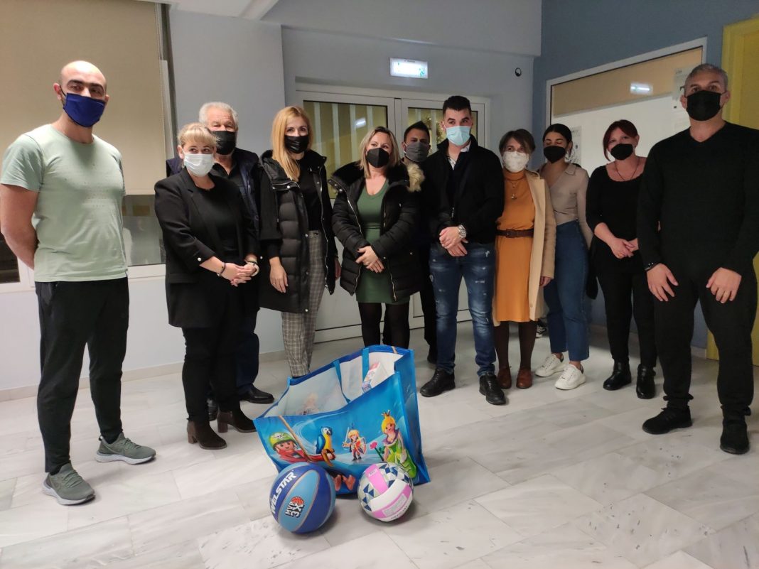 Προσφορά του Πολιτιστικού Συλλόγου Κεραμουτσίου στο ΚΔΑΠ ΜΕΑ του Δήμου Μαλεβιζίου