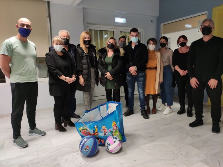 Προσφορά του Πολιτιστικού Συλλόγου Κεραμουτσίου στο ΚΔΑΠ ΜΕΑ του Δήμου Μαλεβιζίου