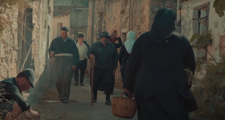 Οι Κρητικοί χρονοταξιδιώτες που έγιναν viral!