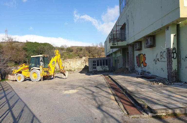 Με ταχύτατους ρυθμούς προχωρούν οι εργασίες στατικής ενίσχυσης του Γυμνασίου – Λυκείου Αγίας Βαρβάρας