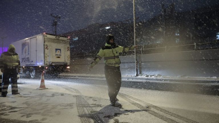 Κακοκαιρία «Ελπίδα»: Πού χρειάζονται αντιολισθητικές αλυσίδες