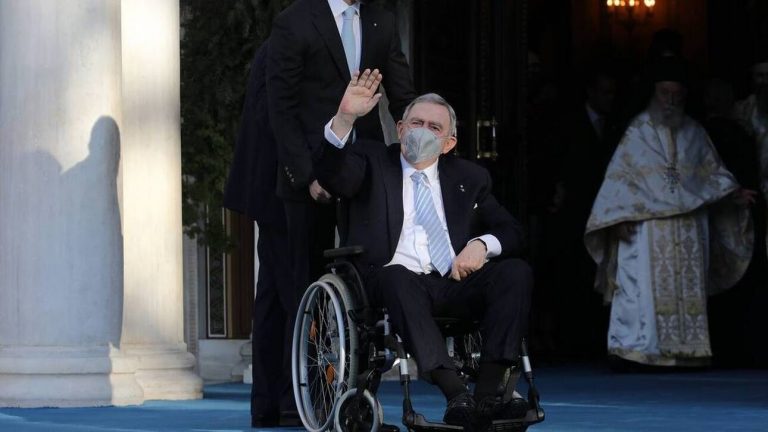 Τέως βασιλιάς Κωνσταντίνος: Νοσηλεύεται στο «Αττικόν» με κορωνοϊό