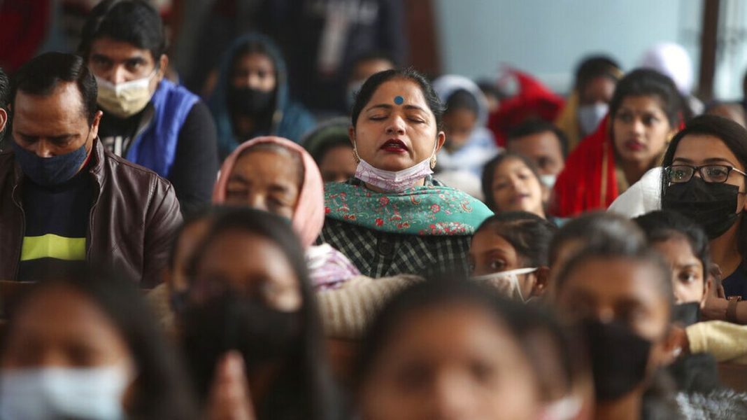 Κορωνοϊός – Ινδία: Ανακοίνωσε τον πρώτο θάνατο ασθενούς με τη μετάλλαξη Όμικρον