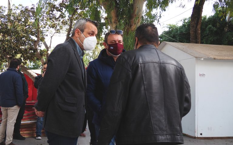 Στις συγκεντρώσεις διαμαρτυρίας των καλλιτεχνών και των εκπαιδευτικών ο Χάρης Μαμουλάκης