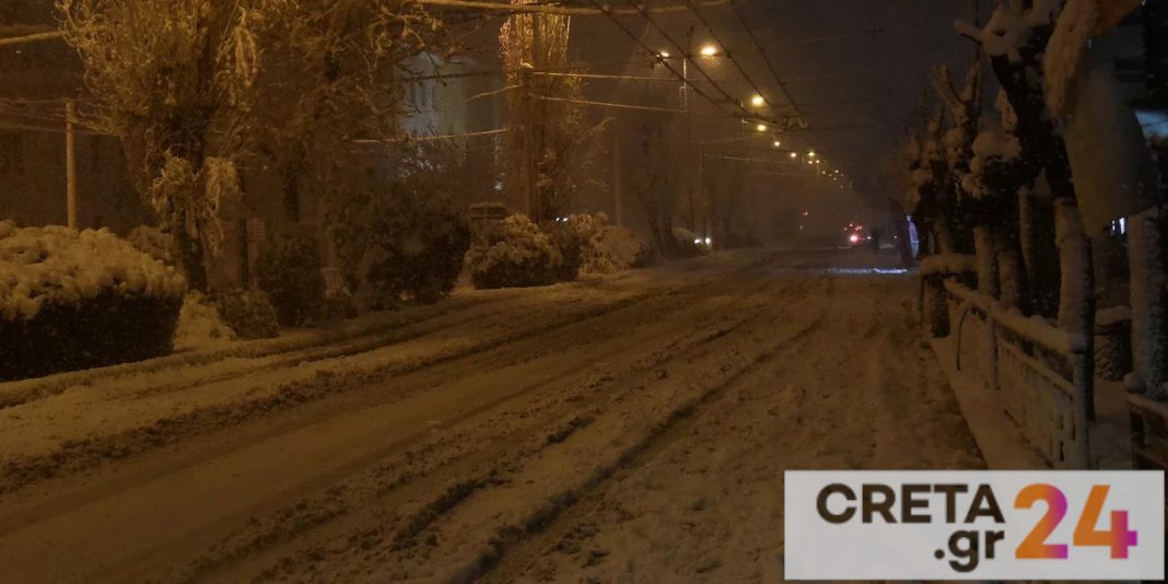 Κακοκαιρία «Ελπίς»: Κραυγή αγωνίας από εγκλωβισμένη στον δρόμο μητέρα με το νεογέννητο μωρό της