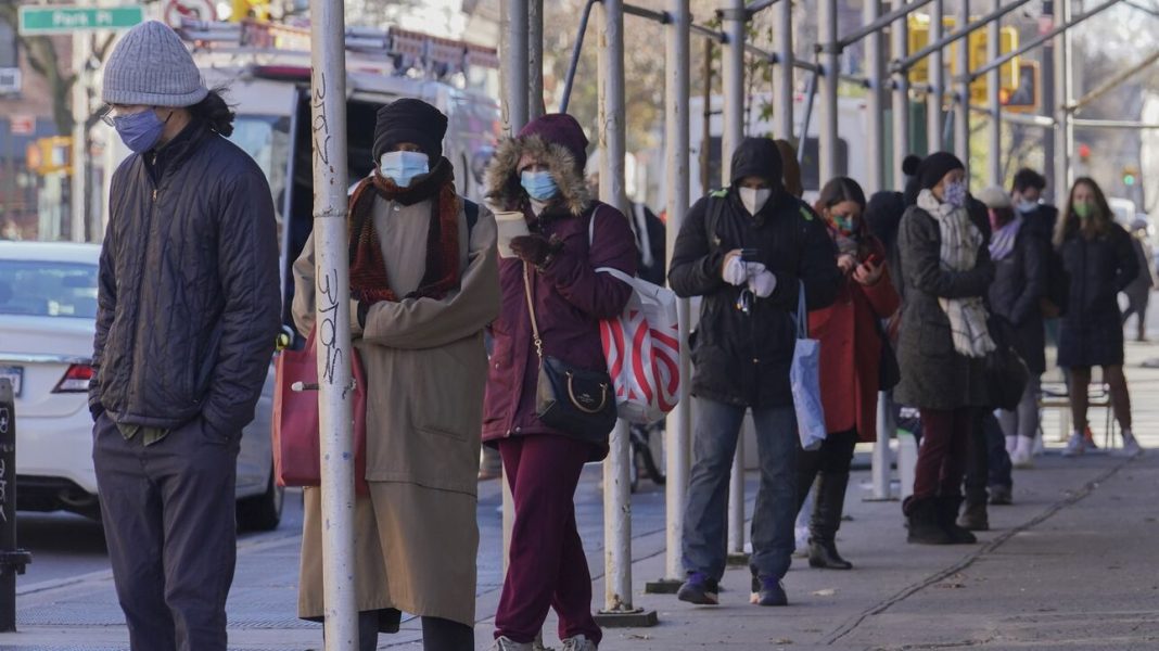 Κορωνοϊός: Ξεπέρασαν τα 60.000.000 τα κρούσματα στις ΗΠΑ – Κύμα μολύνσεων λόγω Όμικρον
