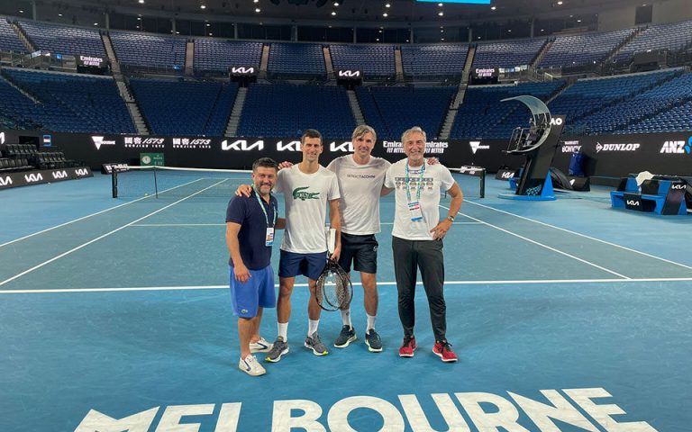 Νόβακ Τζόκοβιτς: «Ευγνώμων» για την απόφαση – Ξεκίνησε προπονήσεις, τι είπε η οικογένειά του