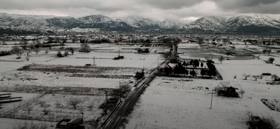 Το χιονισμένο Οροπέδιο Λασιθίου από ψηλά (βίντεο)