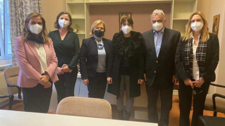 Παίδων Πεντέλης – Επίσκεψη Γκάγκα – Για πρώτη φορά mega εμβολιαστικό κέντρο σε νοσοκομείο