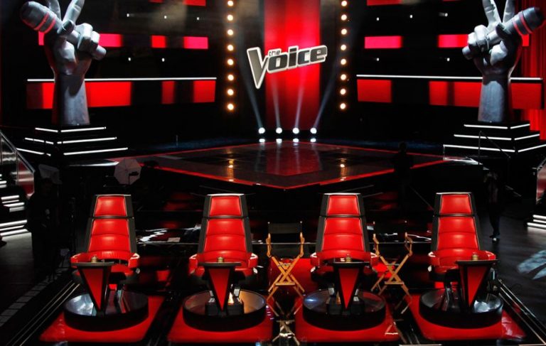 Καταγγελίες για ανάρμοστη συμπεριφορά οδήγησαν στην διακοπή του The Voice