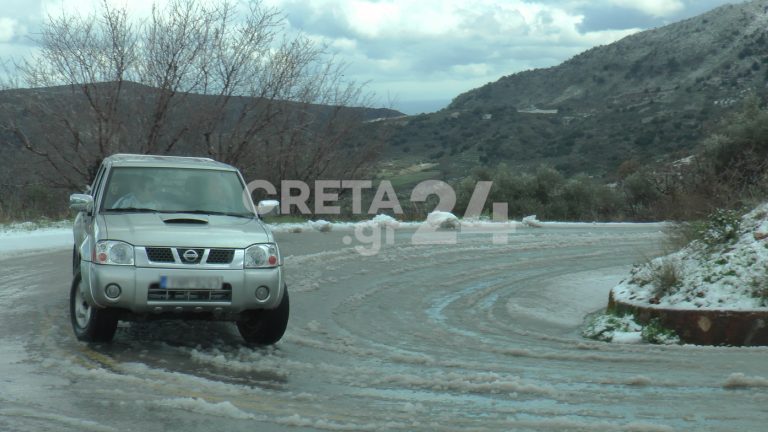 Ακυρώνονται εκατοντάδες πτήσεις εν όψει του χιονιά