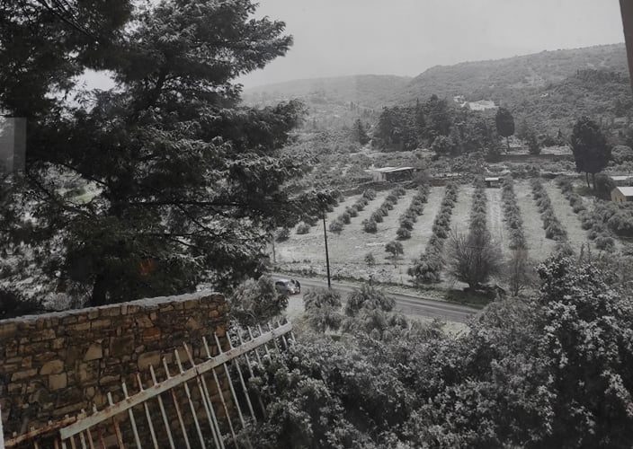 Χιονόπτωση σε χωριά του δήμου Ρεθύμνου – Κλείνουν δρόμοι