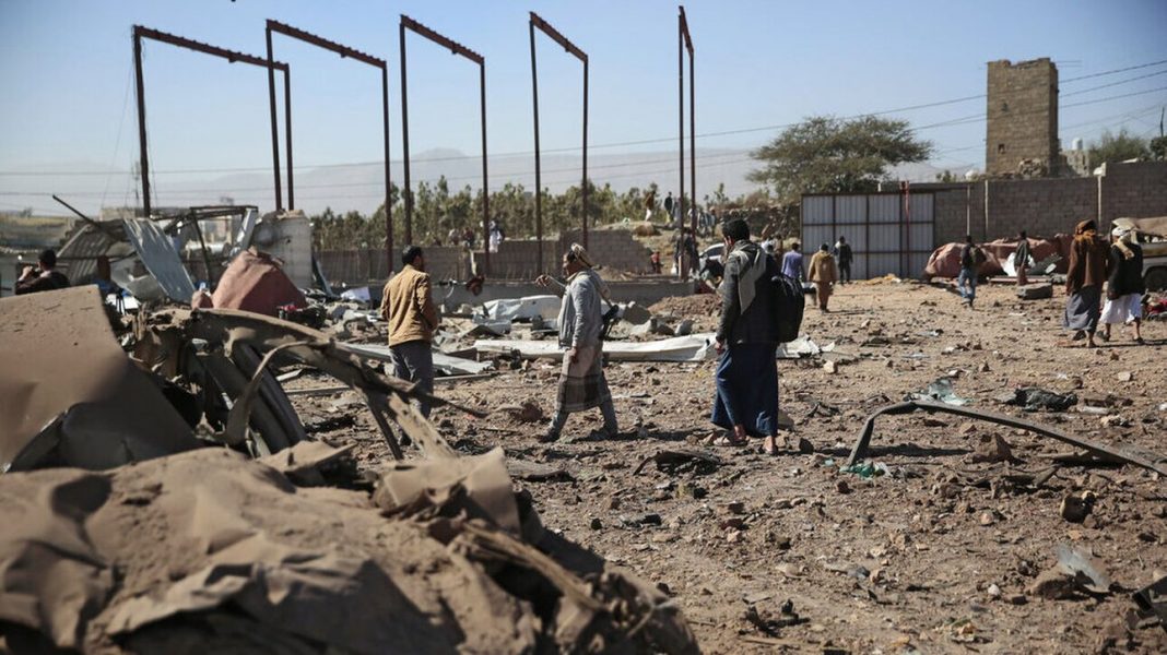 Βομβαρδισμοί στην πρωτεύουσα της Υεμένης: Γυναίκες και παιδιά ανάμεσα στα θύματα