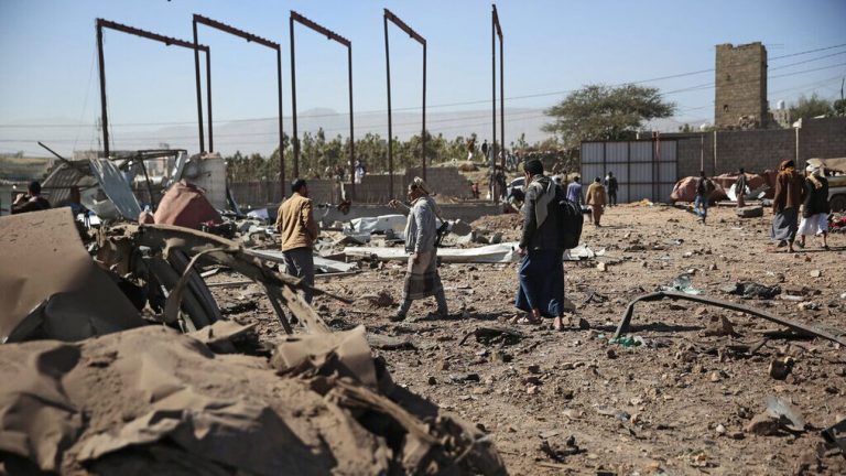 Βομβαρδισμοί στην πρωτεύουσα της Υεμένης: Γυναίκες και παιδιά ανάμεσα στα θύματα