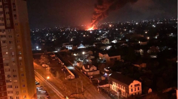 Εισβολή στην Ουκρανία: Σε εξέλιξη η επίθεση στο Κίεβο, ο Πούτιν θέλει παράδοση της χώρας σήμερα