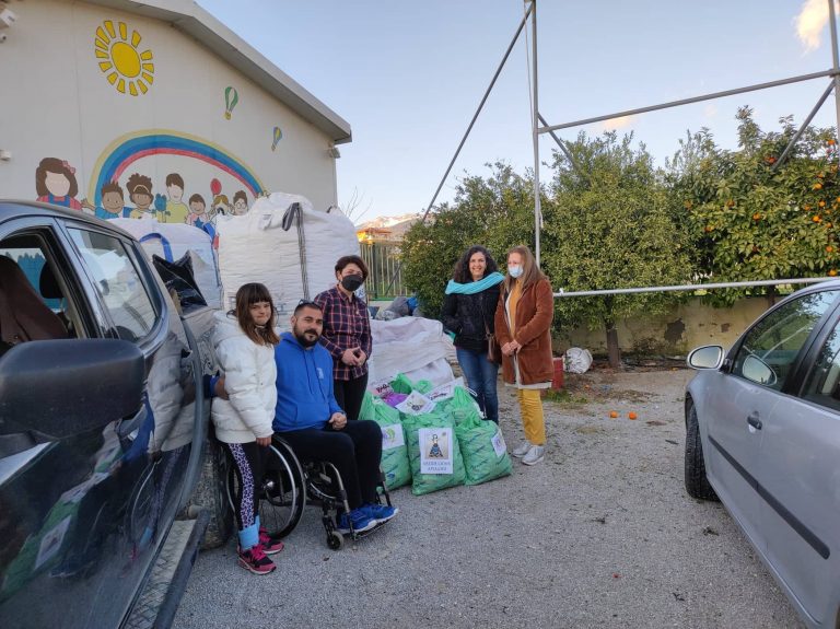 Στον Σύλλογο ΑΜΕΑ Νότιας Κρήτης μέλη της Λέσχης Lions Αριάδνη