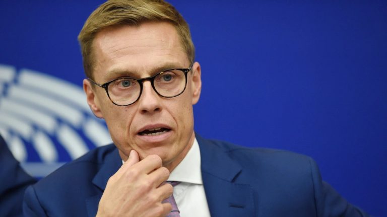 «Απάντησε» στις απειλές της Ζαχάροβα ο Άλεξ Στουμπ: «Μονόδρομος η ένταξη της Φινλανδίας στο ΝΑΤΟ»