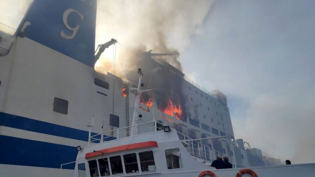 Euroferry Olympia: «Μάχη» για τους 12 αγνοούμενους – Τα κρίσιμα ερωτήματα για τα αίτια της φωτιάς
