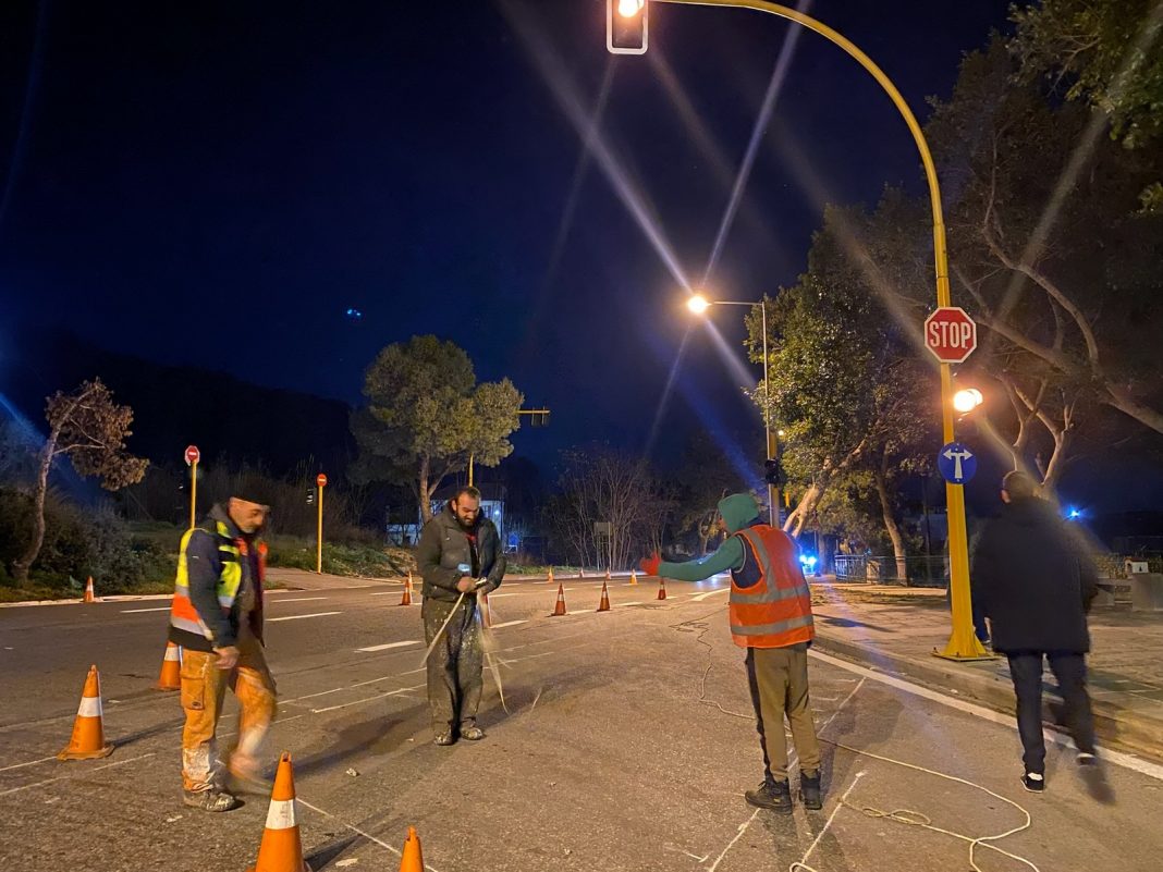 Σε λειτουργία οι νέοι φωτεινοί σηματοδότες από τα συνεργεία του Δήμου Χανίων