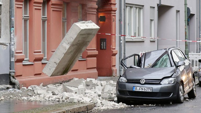 Κακοκαιρία «Υλένια»: Παρέλυσε η Γερμανία – τρεις νεκροί, ζημιές και προβλήματα στα τρένα