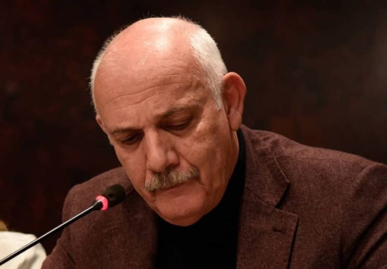 Γιώργος Κιμούλης: Κατέθεσε αγωγές κατά του ΣΕΗ και των Δούκα, Ψαρρά, Χρυσικού – Διεκδικεί αποζημιώσεις για ηθική βλάβη