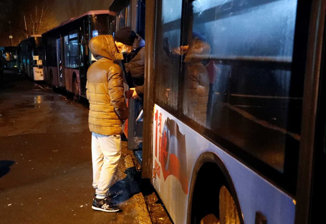 Ουκρανία: Άμαχοι εγκαταλείπουν το Ντονμπάς – «Η μεγαλύτερη στρατιωτική κινητοποίηση από τον Β΄ Παγκόσμιο Πόλεμο»